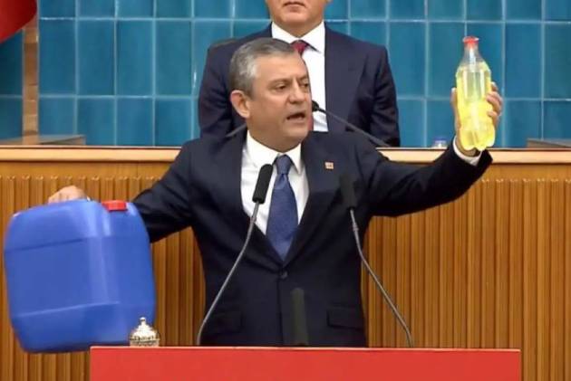 Benzin ve motorine yine zam geliyor! 50 TL'yi aşmıştı: Yarın almak isteyenler pişman olacak 10